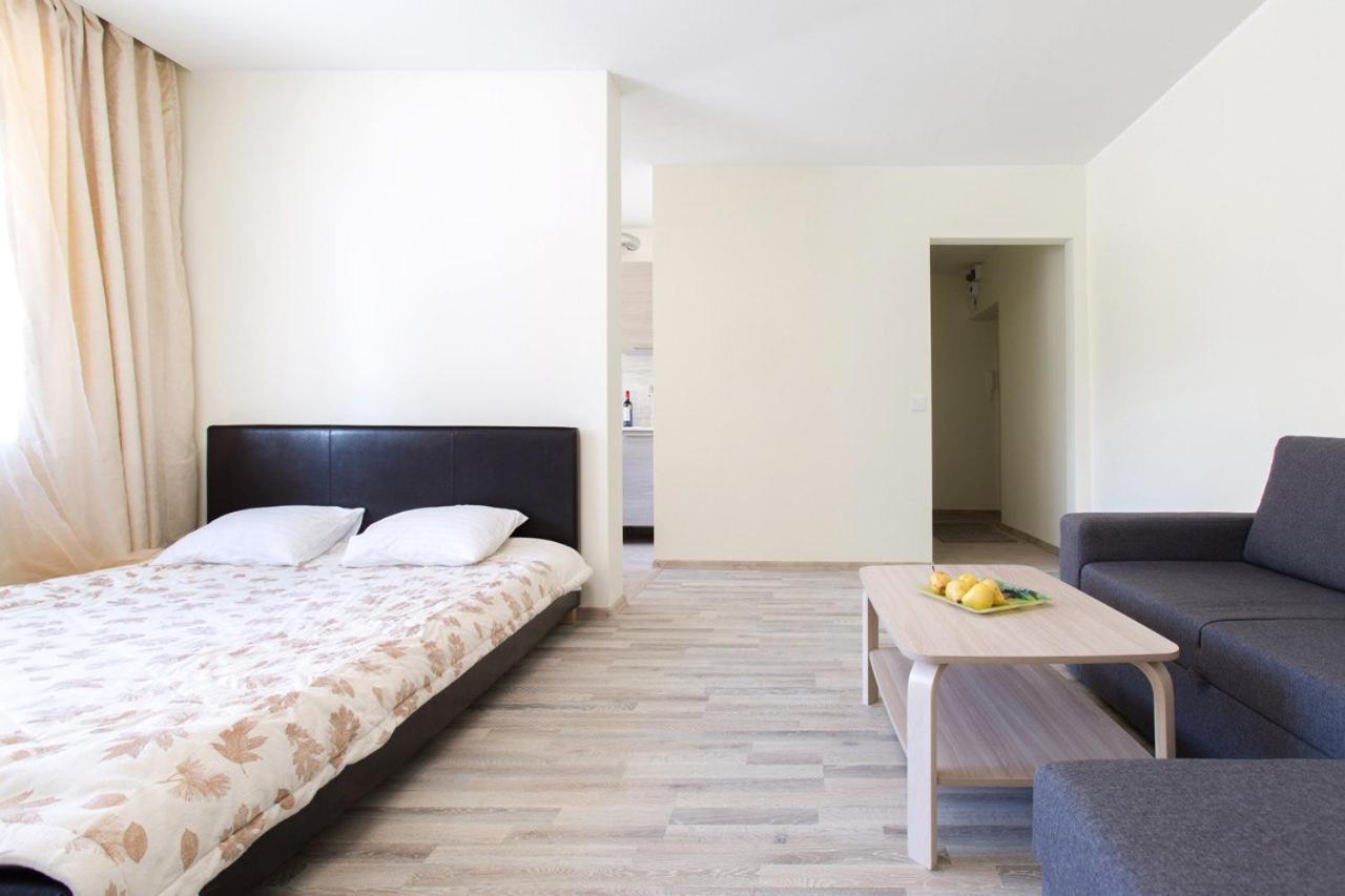 Sunny Apartment Near Bus Station Tallinn Bagian luar foto